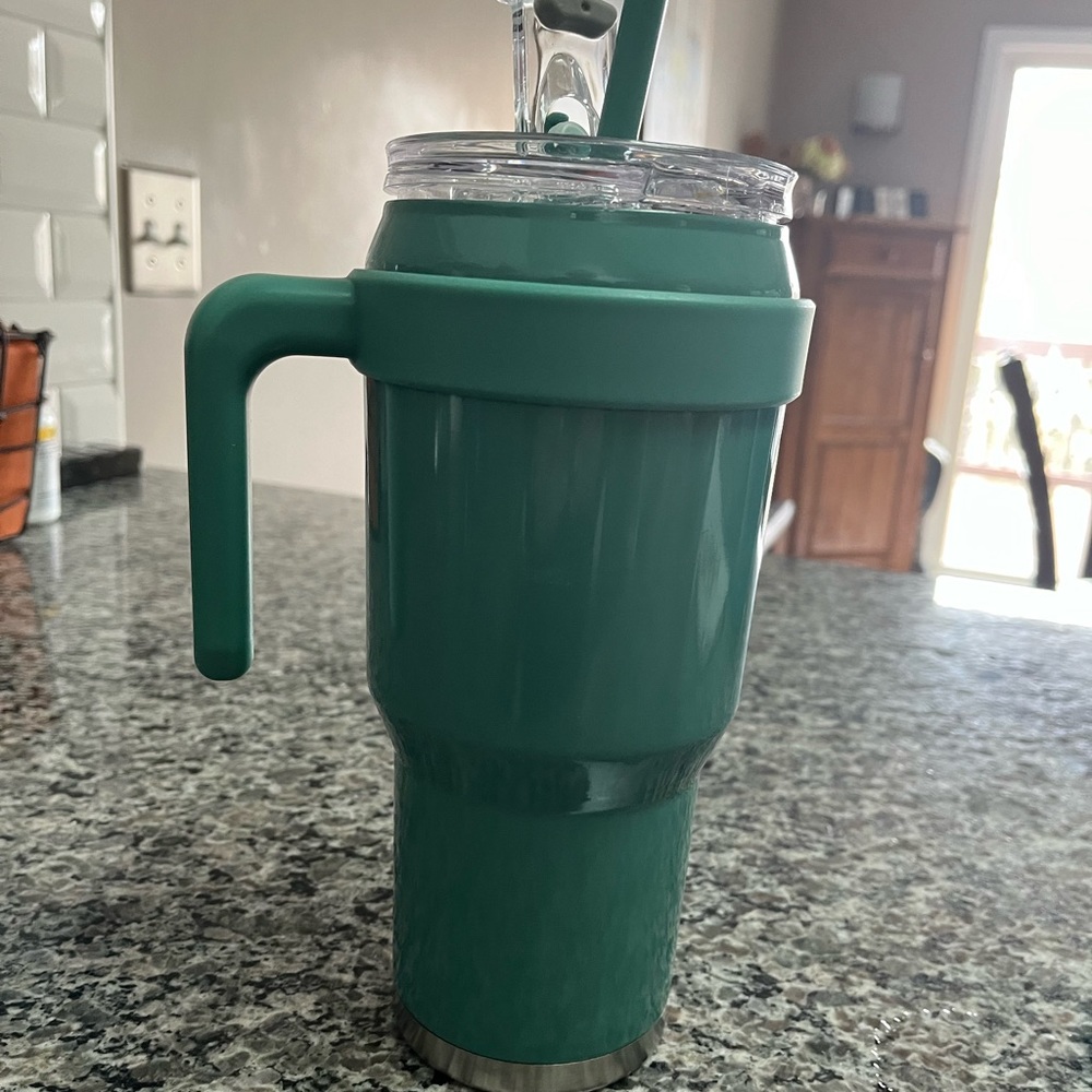 Reduce 40 oz tumbler